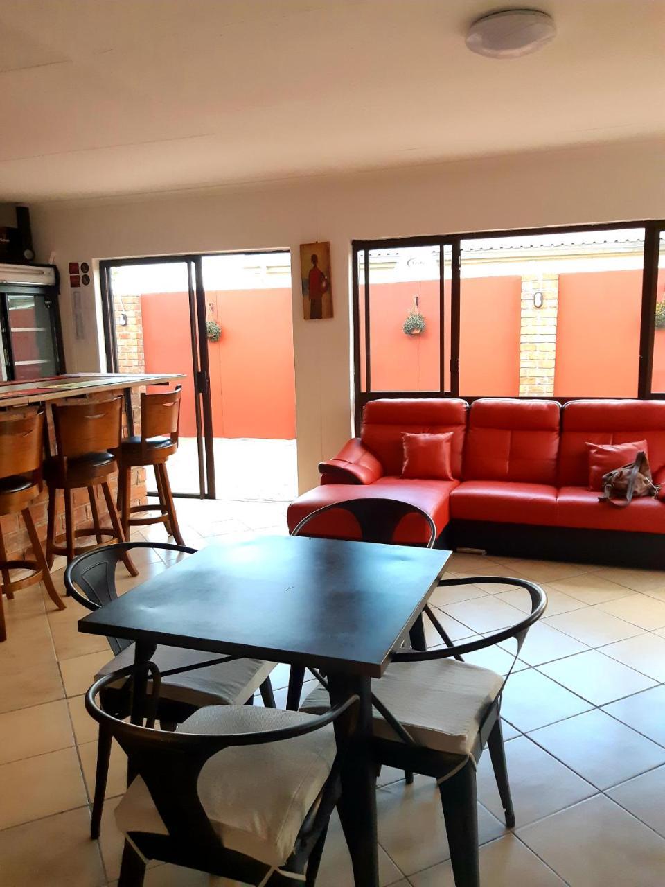 Niilo'S Guesthouse Rundu Exteriér fotografie